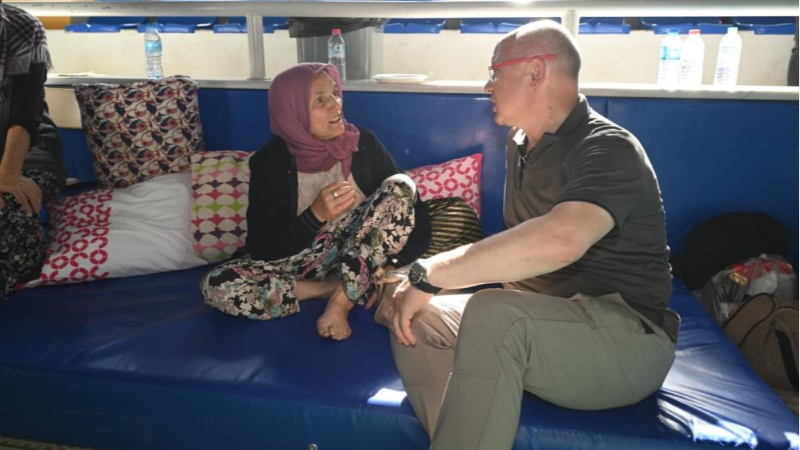 AK Parti Bursa'da yangın bölgesinde halkın yanında