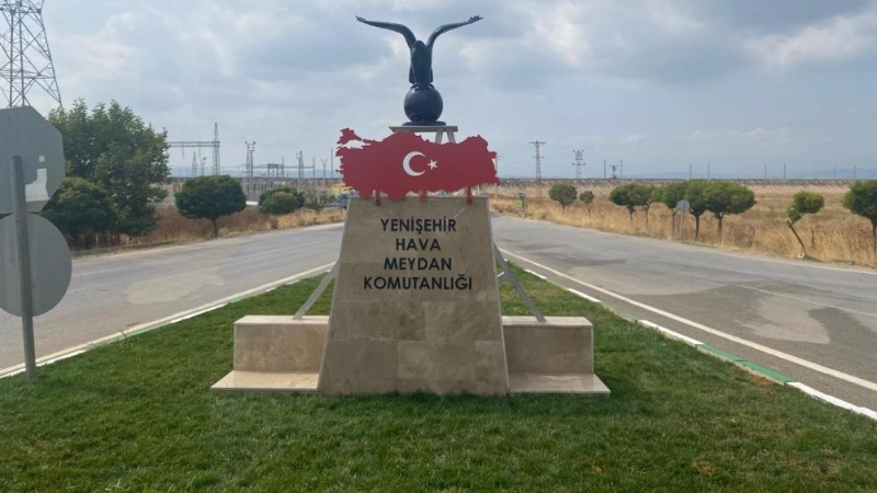 Bursa'da tüyleri diken diken eden heykel!