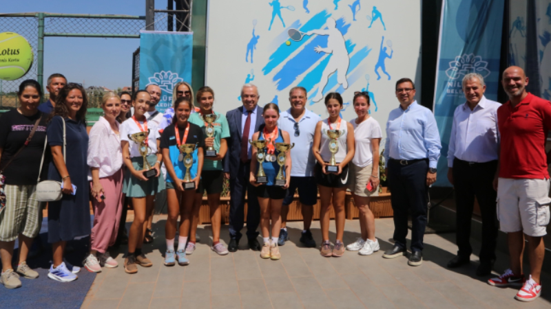 Bursa Nilüfer’de genç raketlerin kıyasıya kapışması!