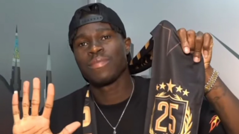 Wilfried Singo, Galatasaray için İstanbul'a geldi