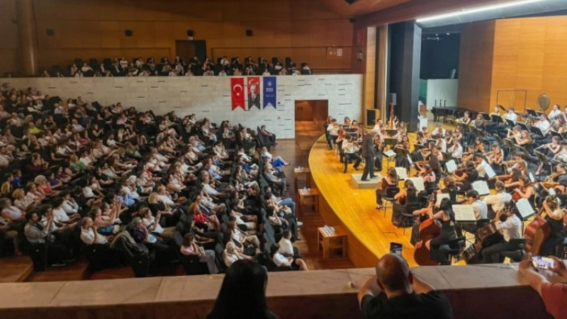 Bursa'da Zafer Bayramı ruhu müzikle yankılandı