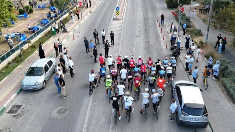 Bursa'da bisiklet yarışı nefes kesti