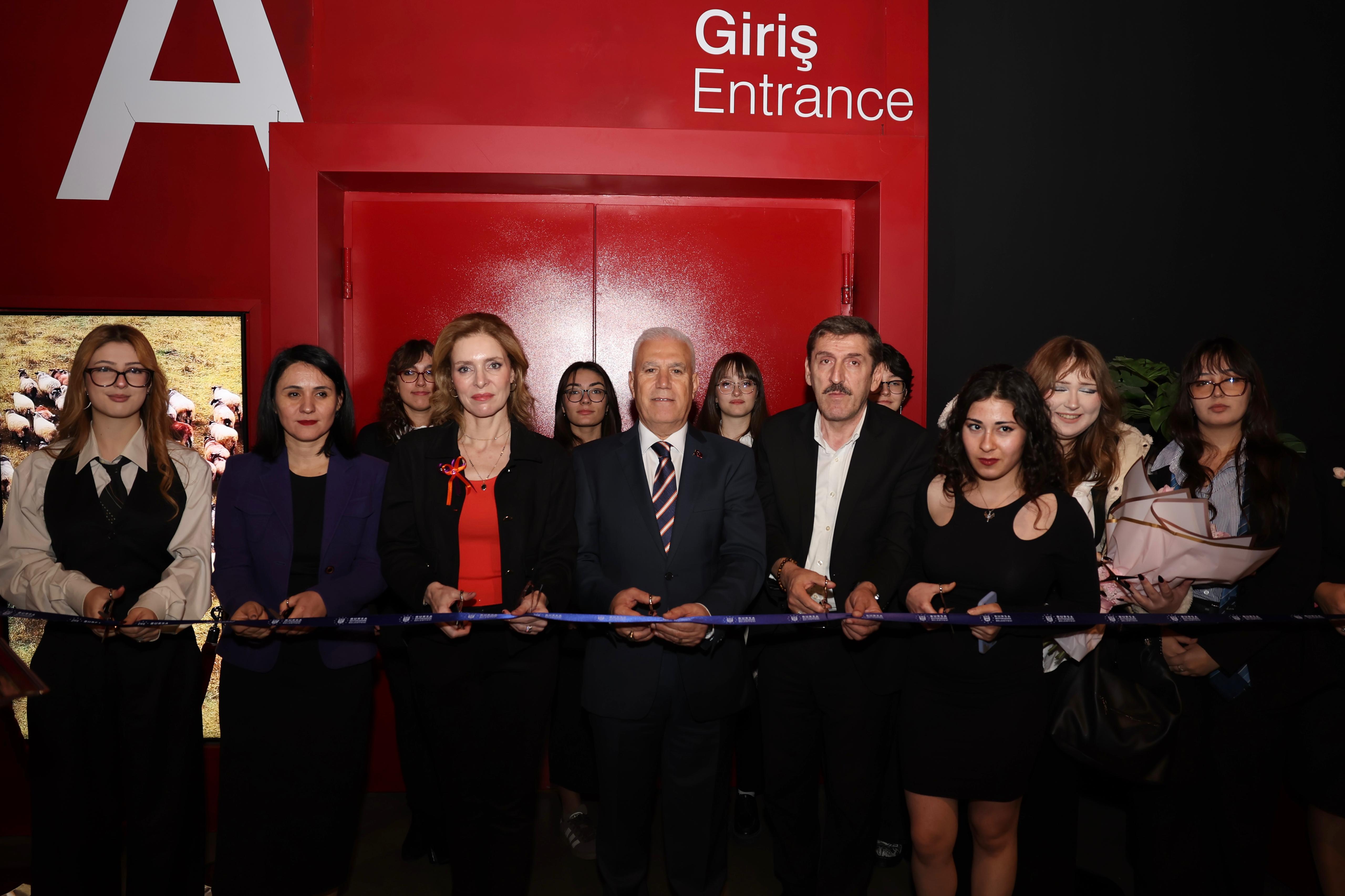 Şiddetsiz bir dünyaya dijital çağrı