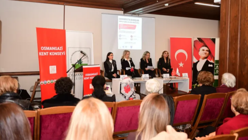 Bursa Osmangazi'de  ilk kadın milletvekilleri konuşuldu