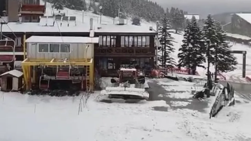 Bursa Uludağ'da kar yağışı hız kazandı!