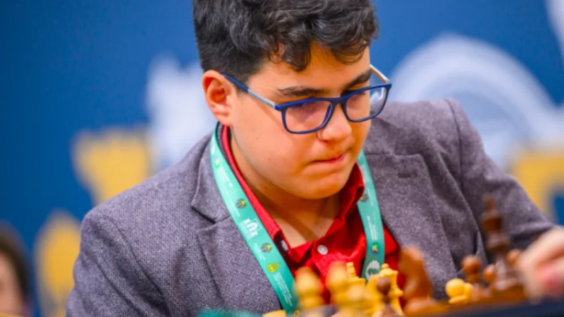 Bursalı satranç ustası büyülüyor; En iyi 50 arasında...