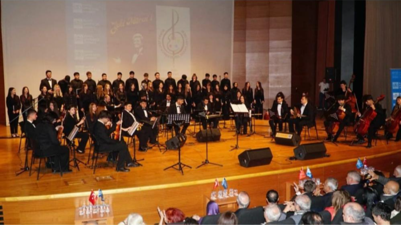 Bursa, Zeki Müren'in 94'üncü doğum gününde özel bir geceyle andı!