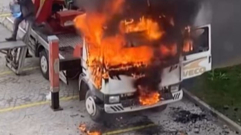 Bursa'da taşıma esnasında kamyon bu hale geldi!