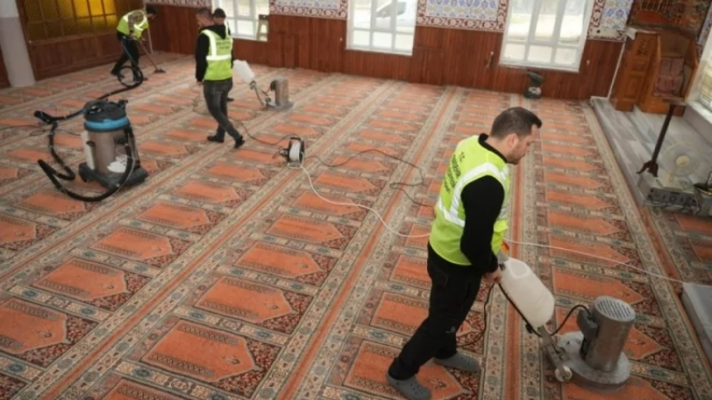 Bursa'da camiler üç aylara hazırlanıyor