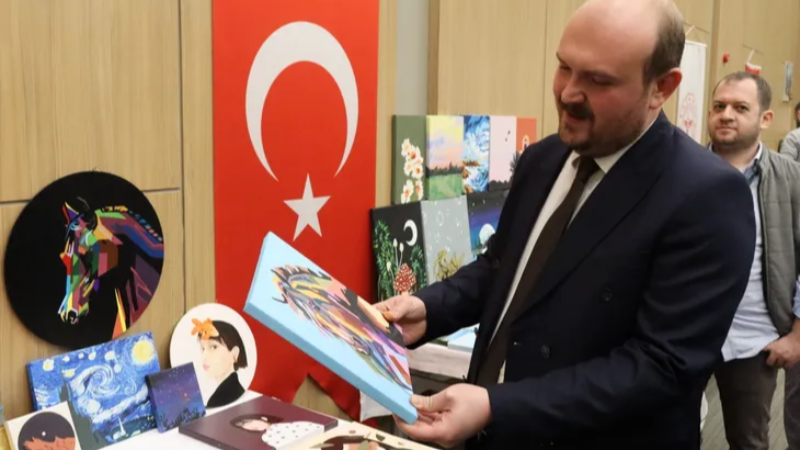 Bursa'da sanatla iyileşmeye dokunan sergi